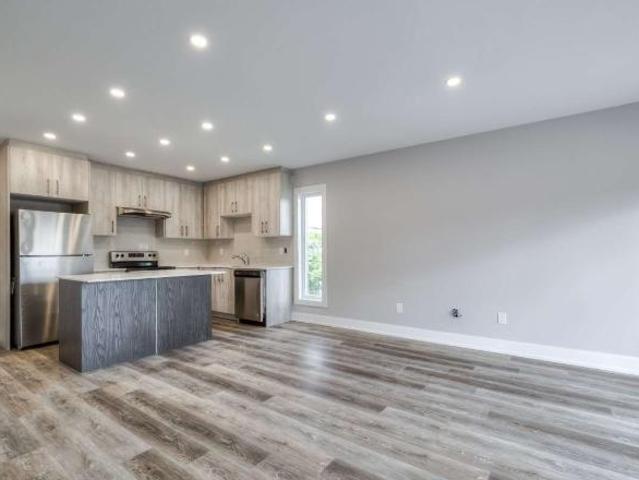 3 Br, 3 bath, Apartment 53 Rockcliffe Boulevard