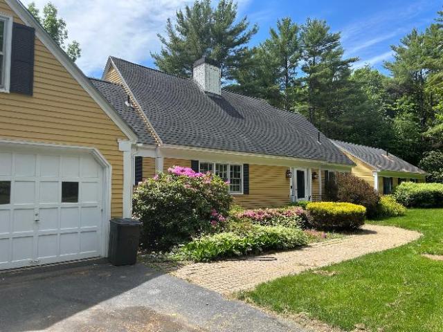 3 Br, 3 bath, Single Family 172 Readfield Rd