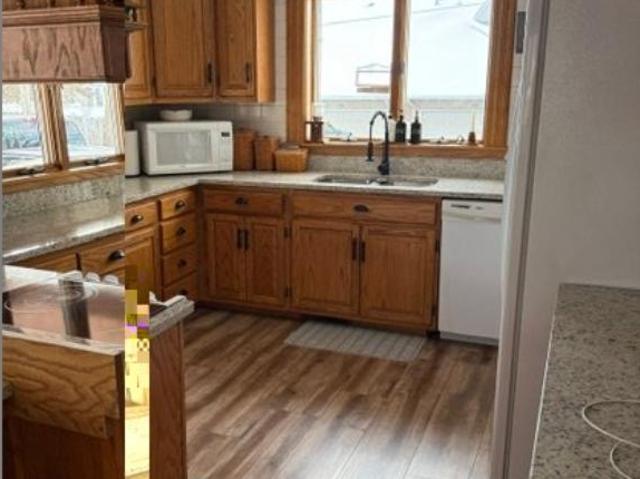 3 Br, 3 bath, Single Family 755 9th St SE