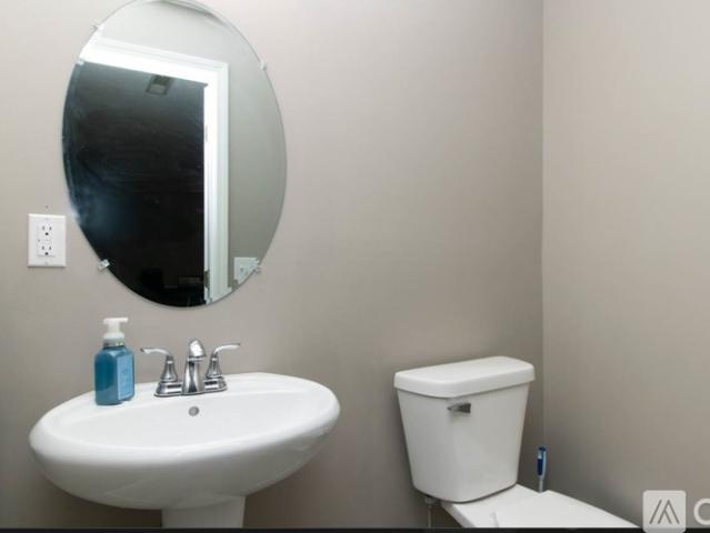 3 BR, 3 BA Apartment 1606 Cottage Ave, Unit 1606, Bloomington, IL 61701