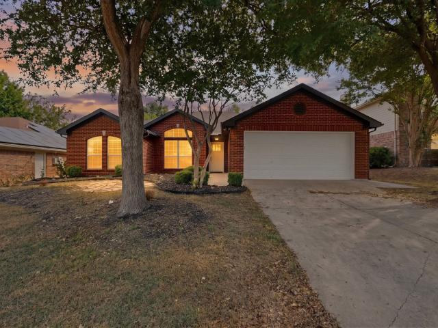 3 BR, 3 BA Apartment 1714 Crestmeadow Ln, Mansfield, TX 76063