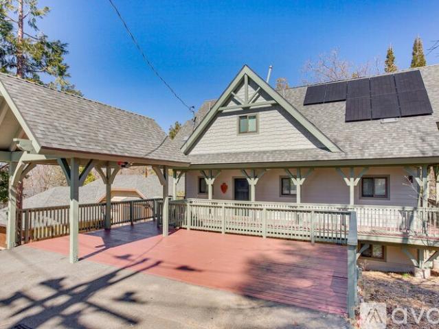 3 BR, 3 BA Apartment 1056 Sandalwood Dr, Lake Arrowhead, CA 92352