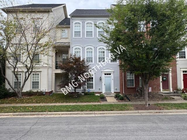 3 BR, 3 BA Apartment 10673 General Kirkland Dr, Bristow, VA 20136
