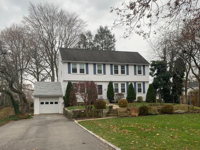 3 BR, 3 BA Apartment 11 Everett Paine Blvd, Marblehead, MA 1945