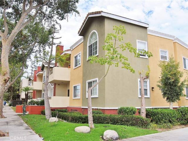 3 BR, 3 BA Apartment 1215 East San Antonio Drive, Long Beach, CA 90807