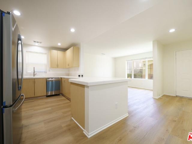 3 BR, 3 BA Apartment 121 Cancion Way, Los Angeles, CA 90033