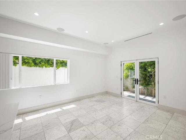 3 BR, 3 BA Apartment 13908 Collins Street, Sherman Oaks, CA 91401