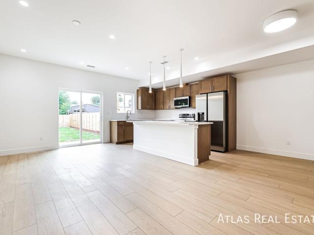 3 BR, 3 BA Apartment 2738 W 2nd Avenue, Denver, CO 80219