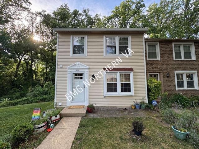 3 BR, 3 BA Apartment 2816 Raymond Ct, Falls Church, VA 22042