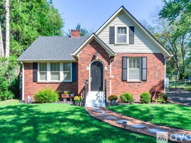 3 BR, 3 BA Apartment 203 6th Avenue, Columbia, TN 38401
