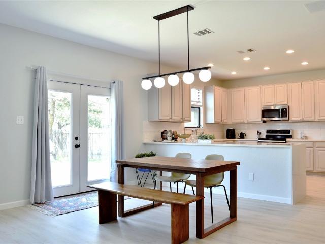 3 BR, 3 BA Apartment 2101 Sage Canyon Dr, Cedar Park, TX 78613