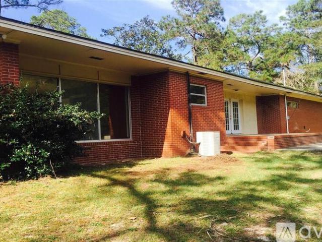 3 BR, 3 BA Apartment 214 Circle Dr, Statesboro, GA 30461