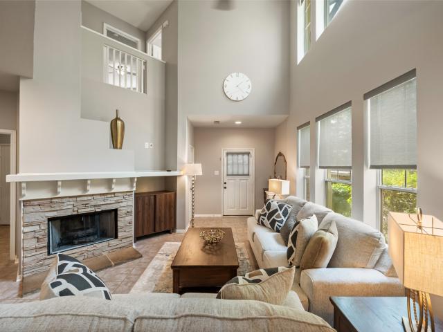3 BR, 3 BA Apartment 21 Stone Creek Place, The Woodlands, TX 77382