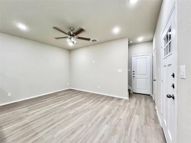 3 BR, 3 BA Apartment 3501 East Renfro Street, Burleson, TX 76028