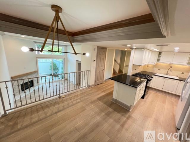 3 BR, 3 BA Apartment 380 West Wilson Street, Costa Mesa, CA 92627