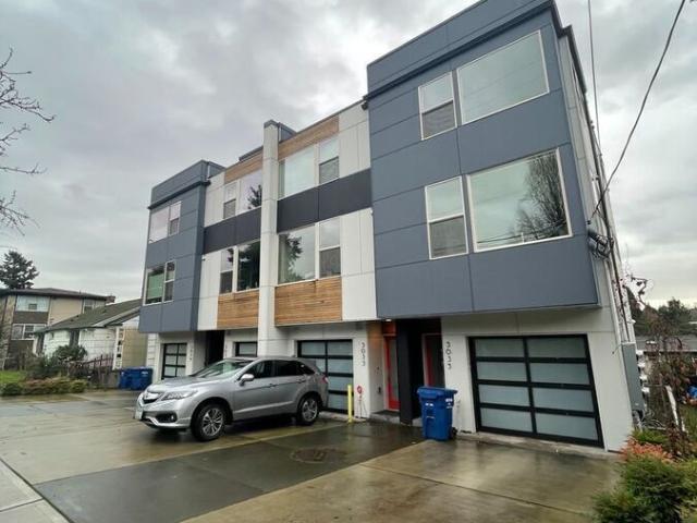 3 BR, 3 BA Apartment 3035 NW 56th St, Seattle, WA 98107