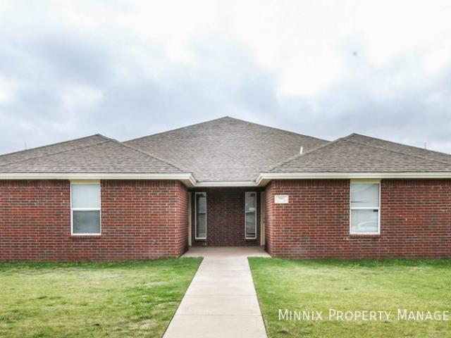 3 BR, 3 BA Apartment 307 N. Clinton Ave Lubbock, TX 79416