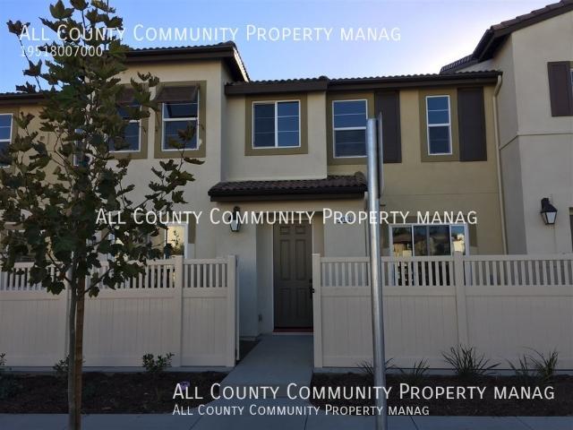 3 BR, 3 BA Apartment 44122 Calle Luz, Temecula, CA 92592
