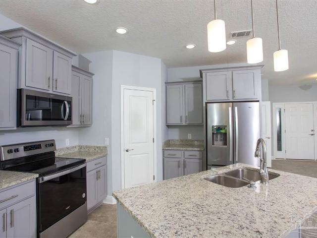 3 BR, 3 BA Apartment 405 North Coyle Street, Pensacola, FL 32501