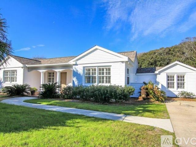 3 BR, 3 BA Apartment 4135 South Fletcher Avenue, Fernandina Beach, FL 32034
