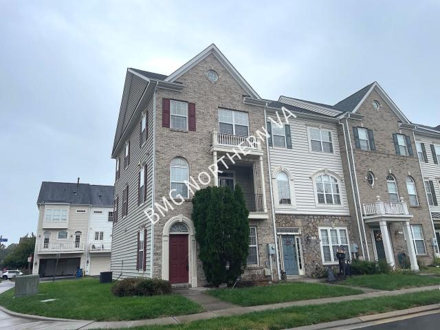3 BR, 3 BA Apartment 42432 RINGNECK PLACE, ASHBURN, VA 20148