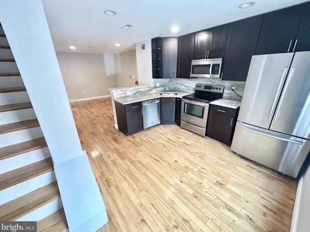 3 BR, 3 BA Apartment 426A n 40th St, Philadelphia, PA 19104