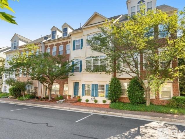 3 BR, 3 BA Apartment 5462 Patuxent Knl Pl, Unit 5462, Alexandria, VA 22312