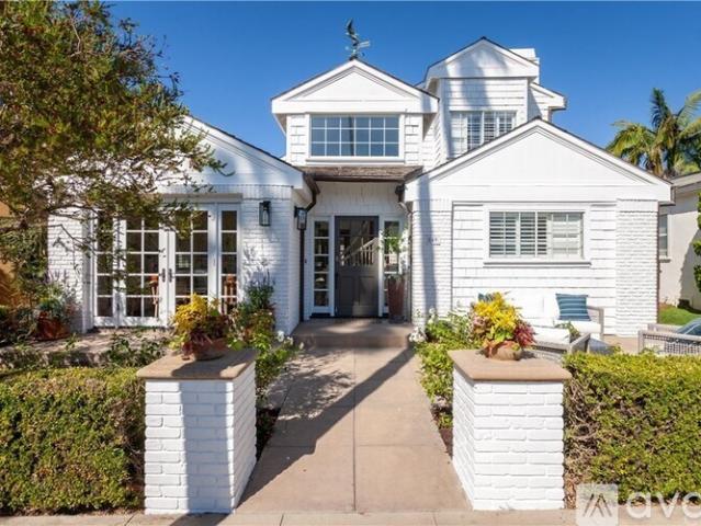 3 BR, 3 BA Apartment 509 Goldenrod Avenue, Unit A, Corona Del Mar, CA 92625