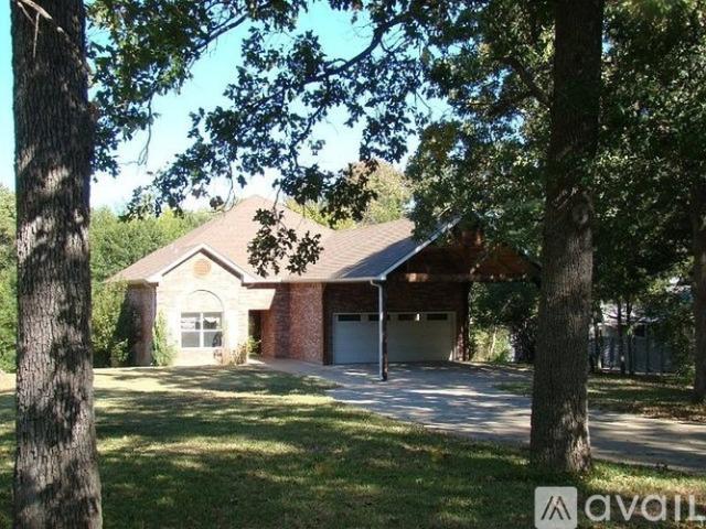 3 BR, 3 BA Apartment 5261 Alta Vista, Malakoff, TX 75148