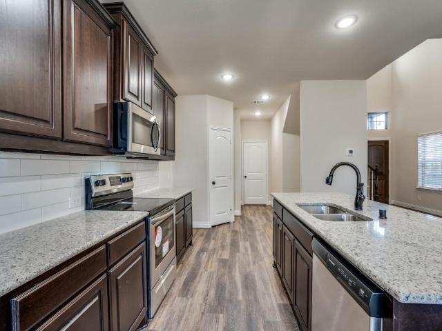 3 BR, 3 BA Apartment 6809 Topaz Drive, Greenville, TX 75402