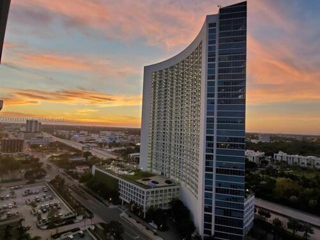 3 BR, 3 BA Apartment 600 Northeast 36th Street, Unit PH 22, Miami, FL 33137