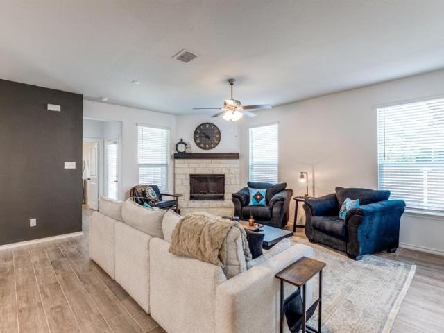 3 BR, 3 BA Apartment 617 Presidio Street, Aubrey, TX 76227