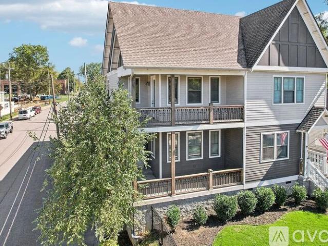 3 BR, 3 BA Apartment 717 Stockell Street, Nashville, TN 37207