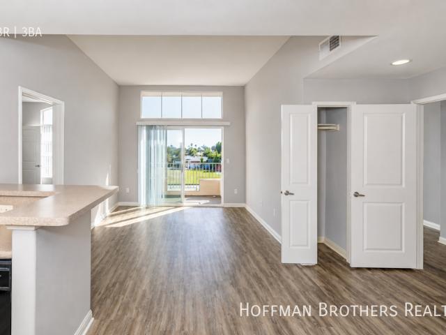 3 BR, 3 BA Apartment 7393 Manchester Ave, Los Angeles, CA 90045