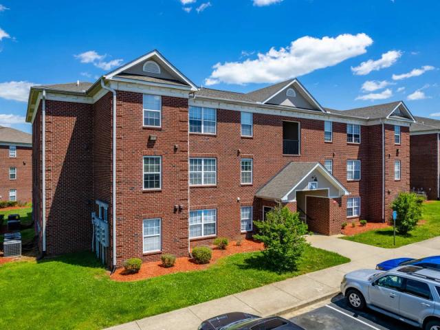3 BR, 3 BA Apartment 851 Fields Dr Unit 3 beds, 3 baths, $1429, Bowling Green, KY 42104