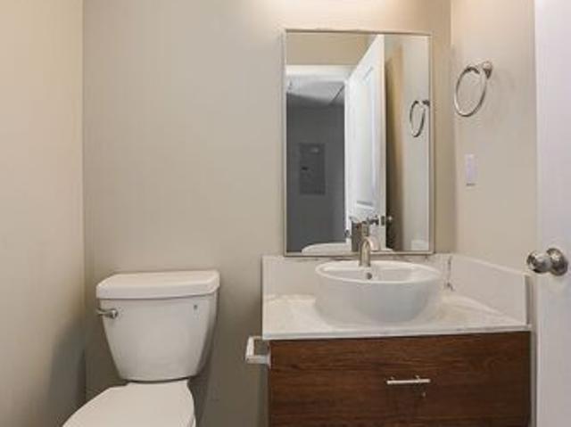 3 BR, 3 BA Apartment 8837 Burnet Avenue, Unit 102, Los Angeles, CA 91343