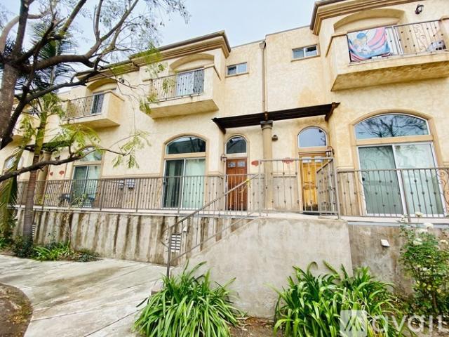 3 BR, 3 BA Apartment 8844 Darby Ave, Los Angeles, CA 91325