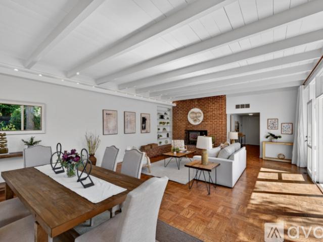 3 BR, 3 BA Apartment 825 Holly Rd, Belmont, CA 94002