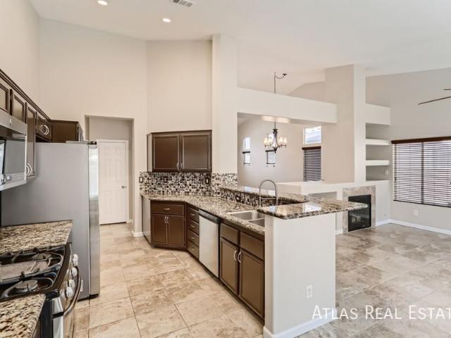 3 BR, 3 BA Apartment 8336 Cabin Peak Street, Las Vegas, NV 89123