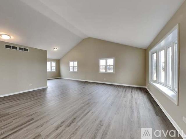 3 BR, 3 BA Apartment 9809 Lanshire Drive, Dallas, TX 75238
