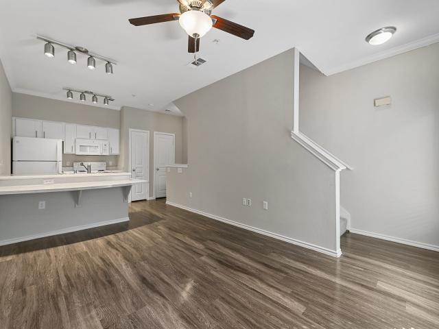 3 BR, 3 BA Apartment 9215 Garland Rd Unit 4120, Dallas, TX 75218