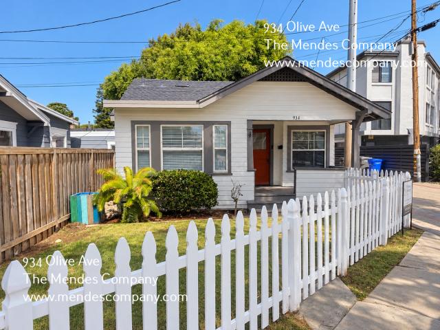 3 BR, 3 BA Apartment 932 934 Olive Ave Coronado, CA 92118