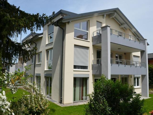 3 BR, 3 min. Panzer, Beautiful modern apart. in prime location