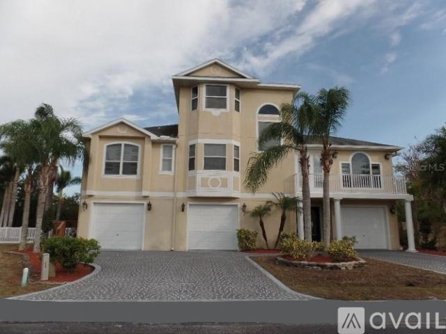 3 BR, 4 BA Apartment Sheppards, Holiday, FL 34691