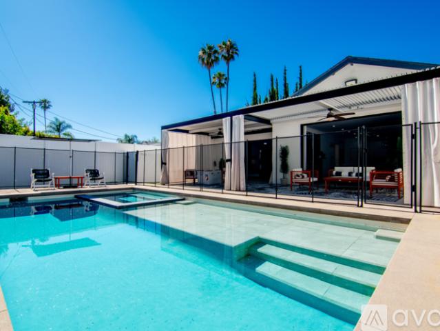 3 BR, 4 BA Apartment 18328 Bessemer St, Los Angeles, CA 91335