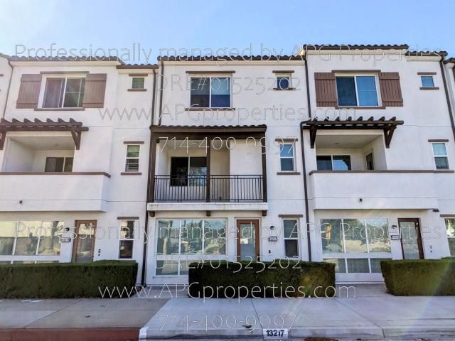 3 BR, 4 BA Apartment 13217 San Antonio Dr, Norwalk, CA 90650