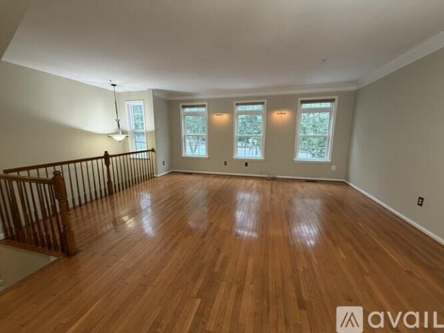 3 BR, 4 BA Apartment 20116 Macintosh Lane, Unit 27, Germantown, MD 20876