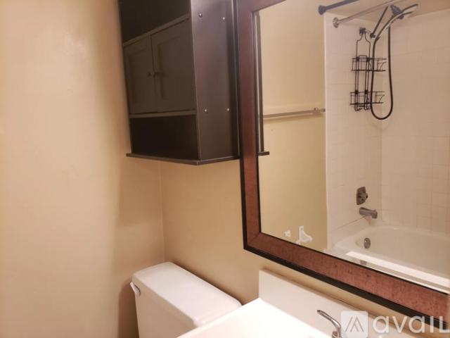 3 BR, 4 BA Apartment 5737 Heritage Hill Court, Unit 1, Alexandria, VA 22310