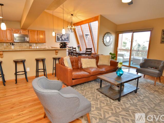 3 BR, 4 BA Apartment 59 Ward Ct, Unit 1, Lakewood, CO 80228