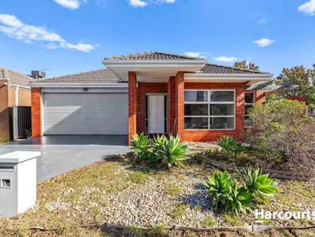 3 Britton Drive, Pakenham, VIC 3810 House for Rent